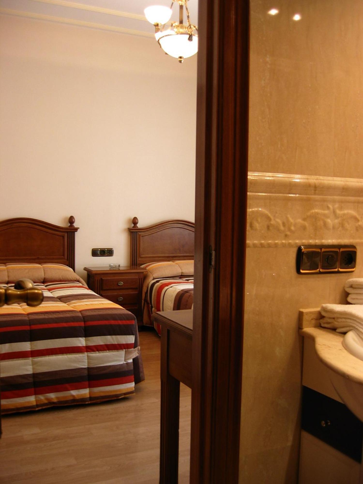 Hostal Granada Salamanca Exterior foto
