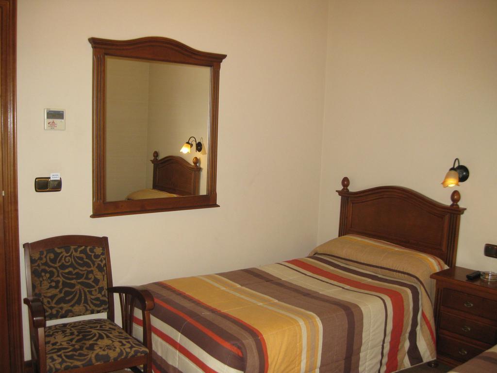 Hostal Granada Salamanca Quarto foto